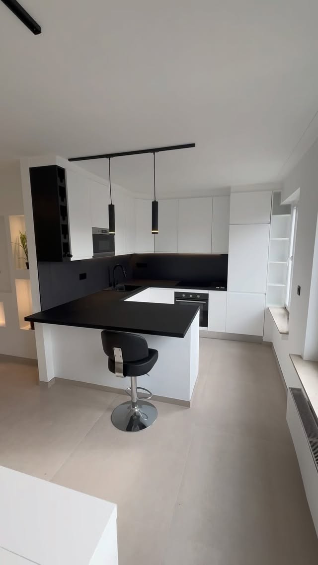 Vakmensen van Prime Construct aan het werk op de werf